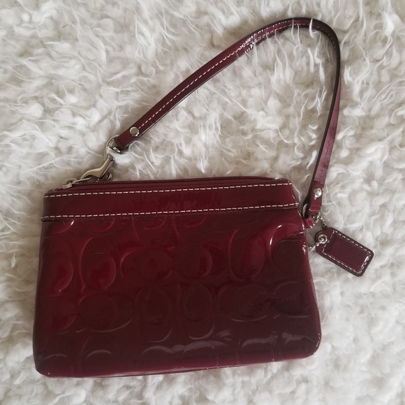 Coach Signature Cs Patent Leather Wristlet - Picture 1 of 3